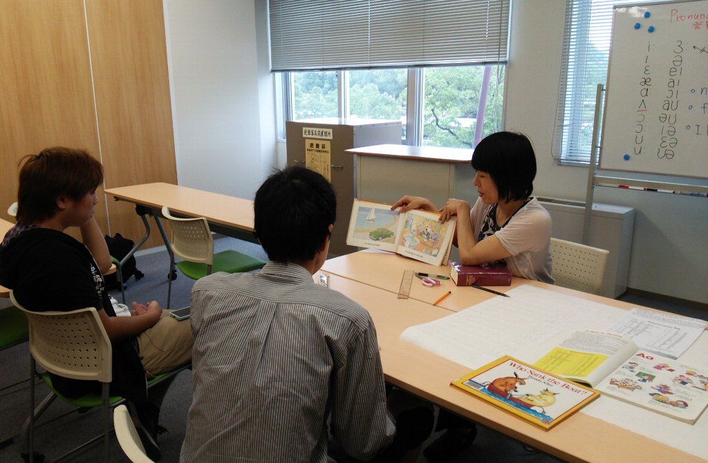 http://www.hchs.ed.jp/campus/takamatsu/images/%E8%8B%B1%E4%BC%9A%E8%A9%B1%E6%8E%88%E6%A5%AD1.jpg