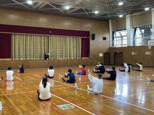 【神戸三宮】体育スクーリングを実施しました！今年はソフトバレーとヨガ🧘‍♂️