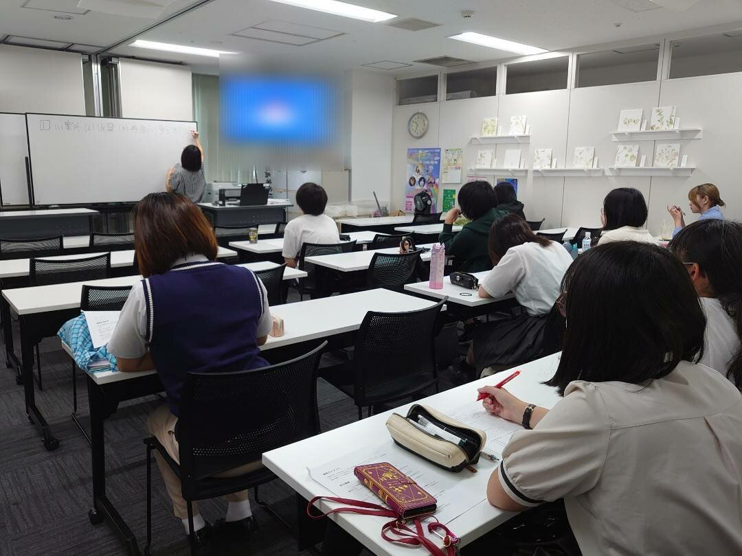 https://www.hchs.ed.jp/campus/nagoya/images/fdc4af33c1b2d5ef3cc6ed7b98c4b29c5909a1a1.jpg