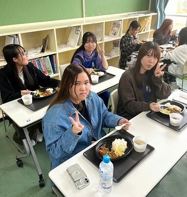 【高松】学校で食べる昼食🍙🍜