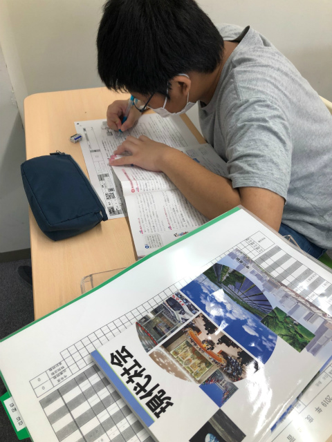 https://www.hchs.ed.jp/campus/takamatsu/images/s%E5%8B%89%E5%BC%B7%E2%91%A2.jpg