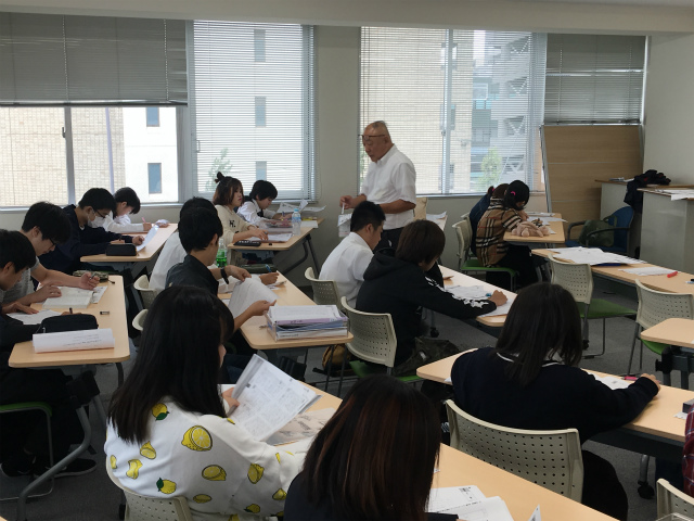 https://www.hchs.ed.jp/campus/takamatsu/images/s%E5%9B%BD%E8%AA%9E%E7%B7%8F%E5%90%88%E2%91%A0.jpg