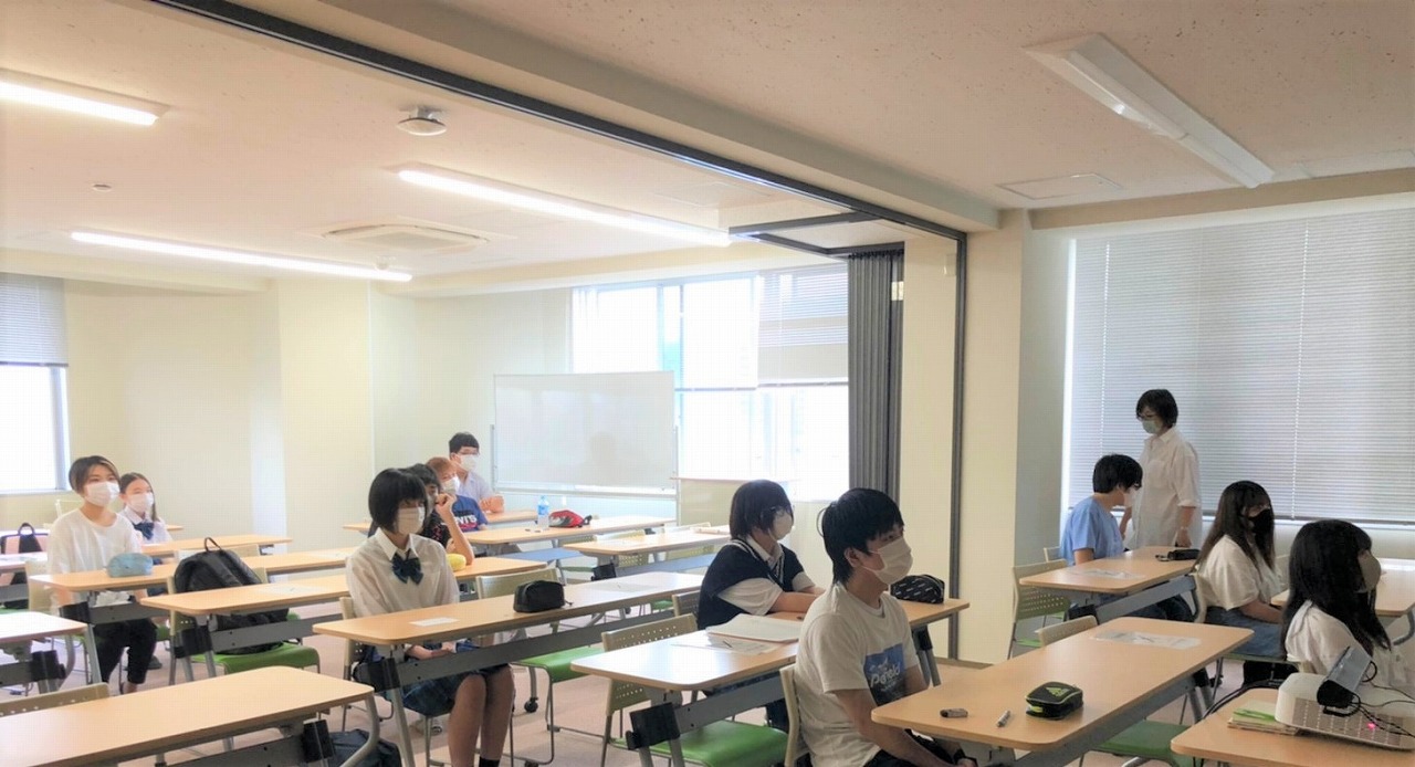 https://www.hchs.ed.jp/campus/takamatsu/images/s-0718%201%E5%B9%B4SC%E2%91%A2.jpg