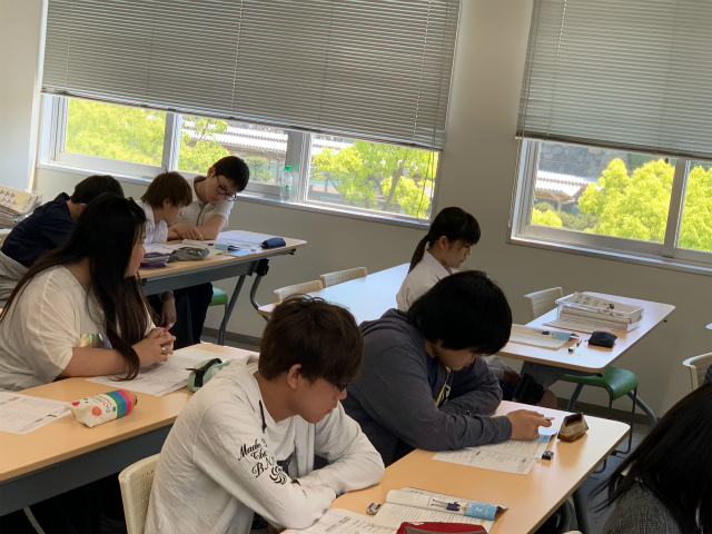 https://www.hchs.ed.jp/campus/takamatsu/images/s5.17%E8%8B%B1%E2%91%A1.jpg