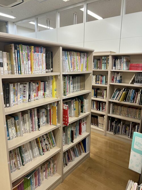 【横浜西口】図書室の紹介です！！